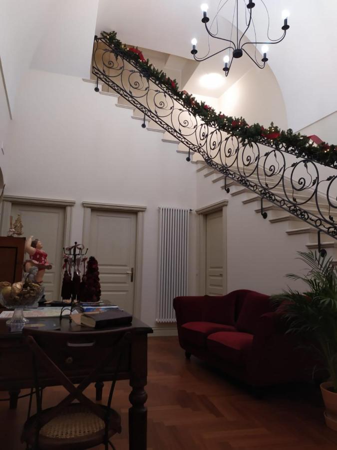 לינה וארוחת בוקר Miglionico Residenza Delle Grazie מראה חיצוני תמונה