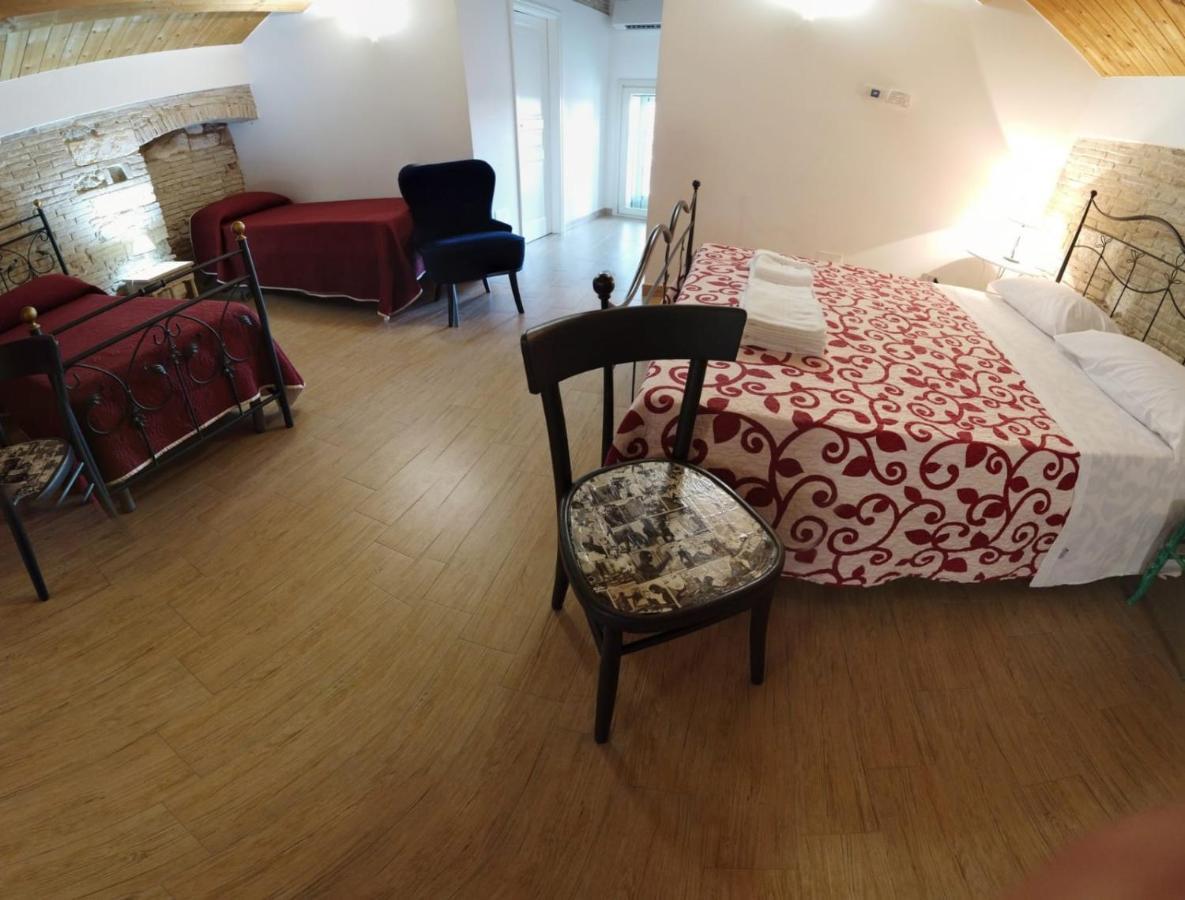 לינה וארוחת בוקר Miglionico Residenza Delle Grazie מראה חיצוני תמונה