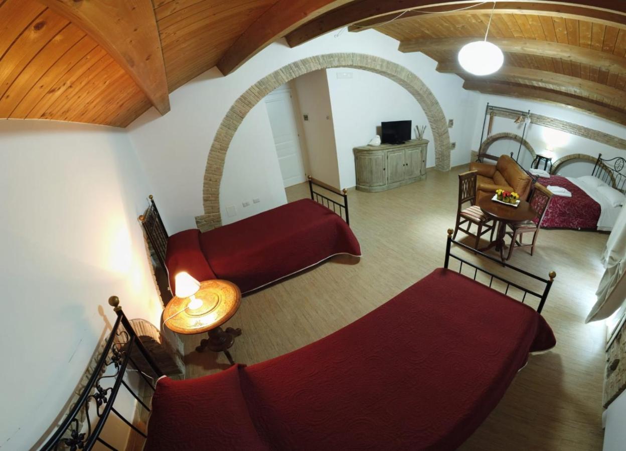 לינה וארוחת בוקר Miglionico Residenza Delle Grazie מראה חיצוני תמונה