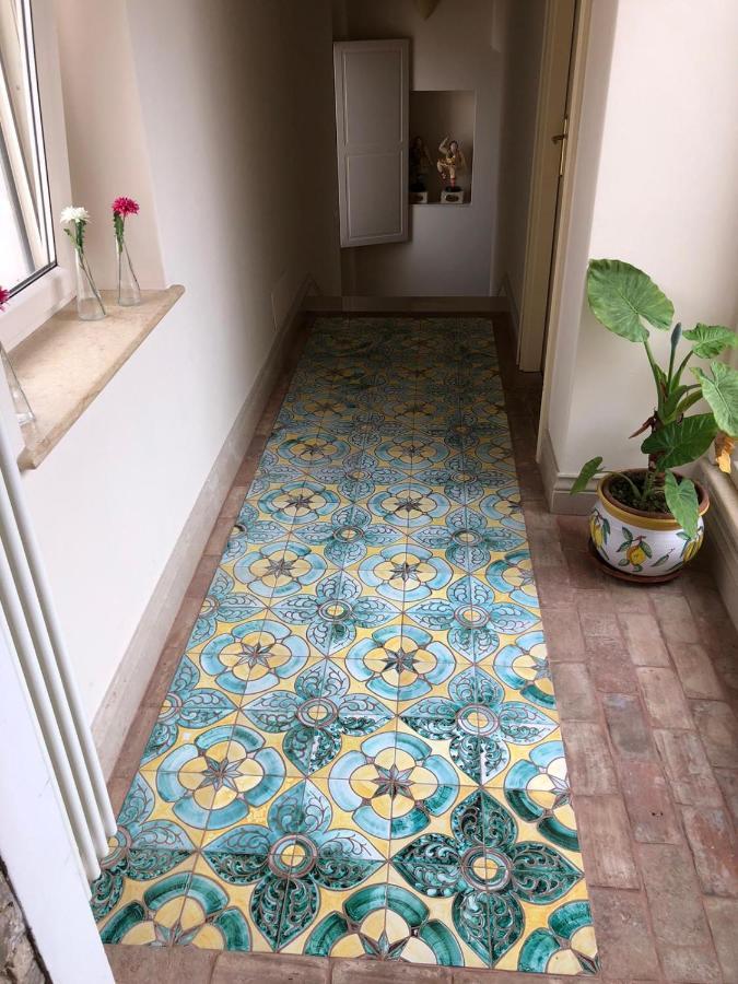 לינה וארוחת בוקר Miglionico Residenza Delle Grazie מראה חיצוני תמונה