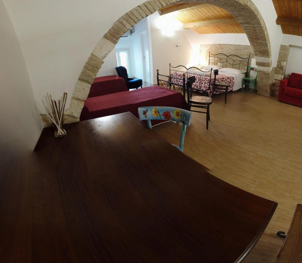 לינה וארוחת בוקר Miglionico Residenza Delle Grazie מראה חיצוני תמונה