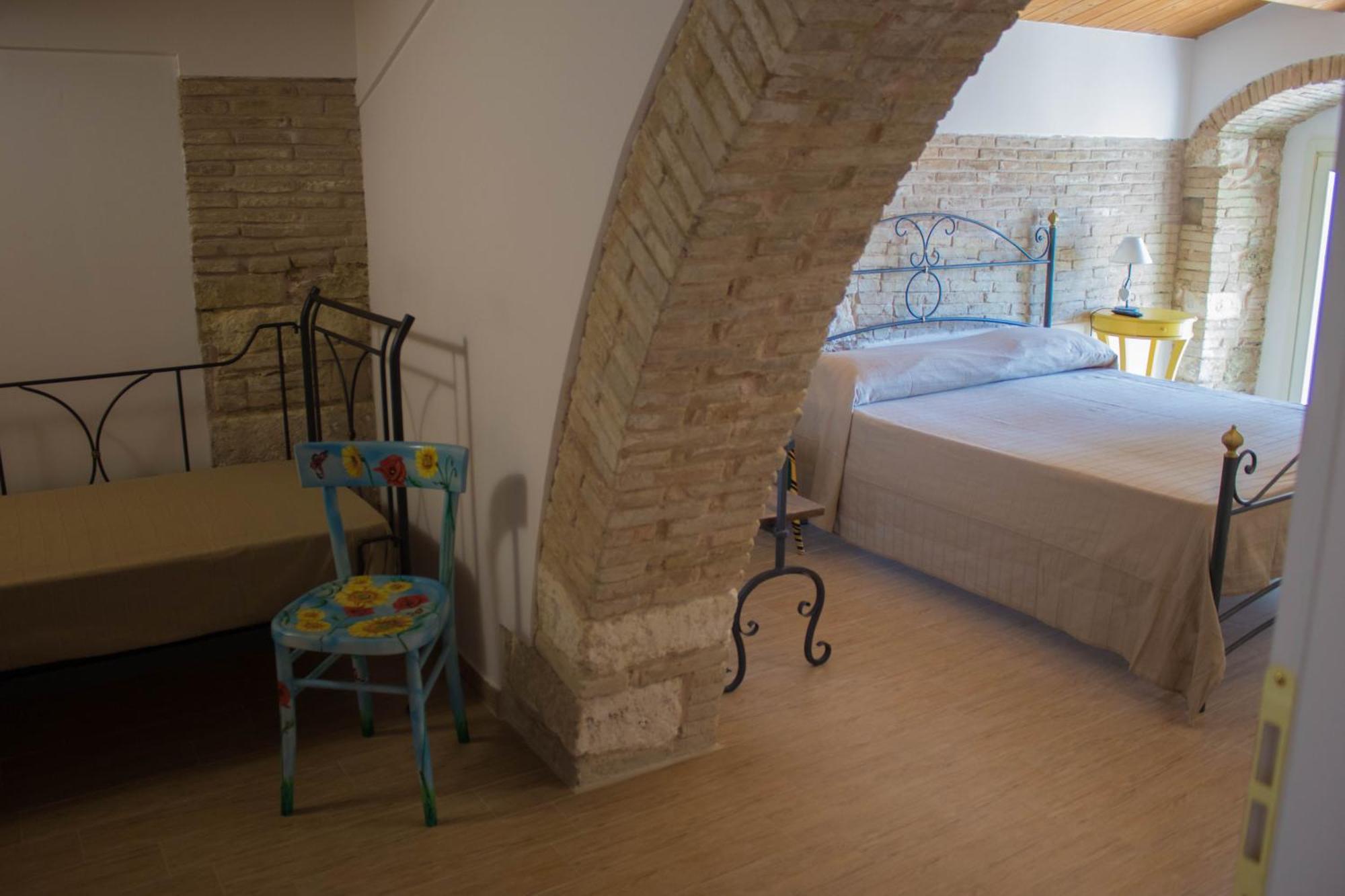 לינה וארוחת בוקר Miglionico Residenza Delle Grazie מראה חיצוני תמונה