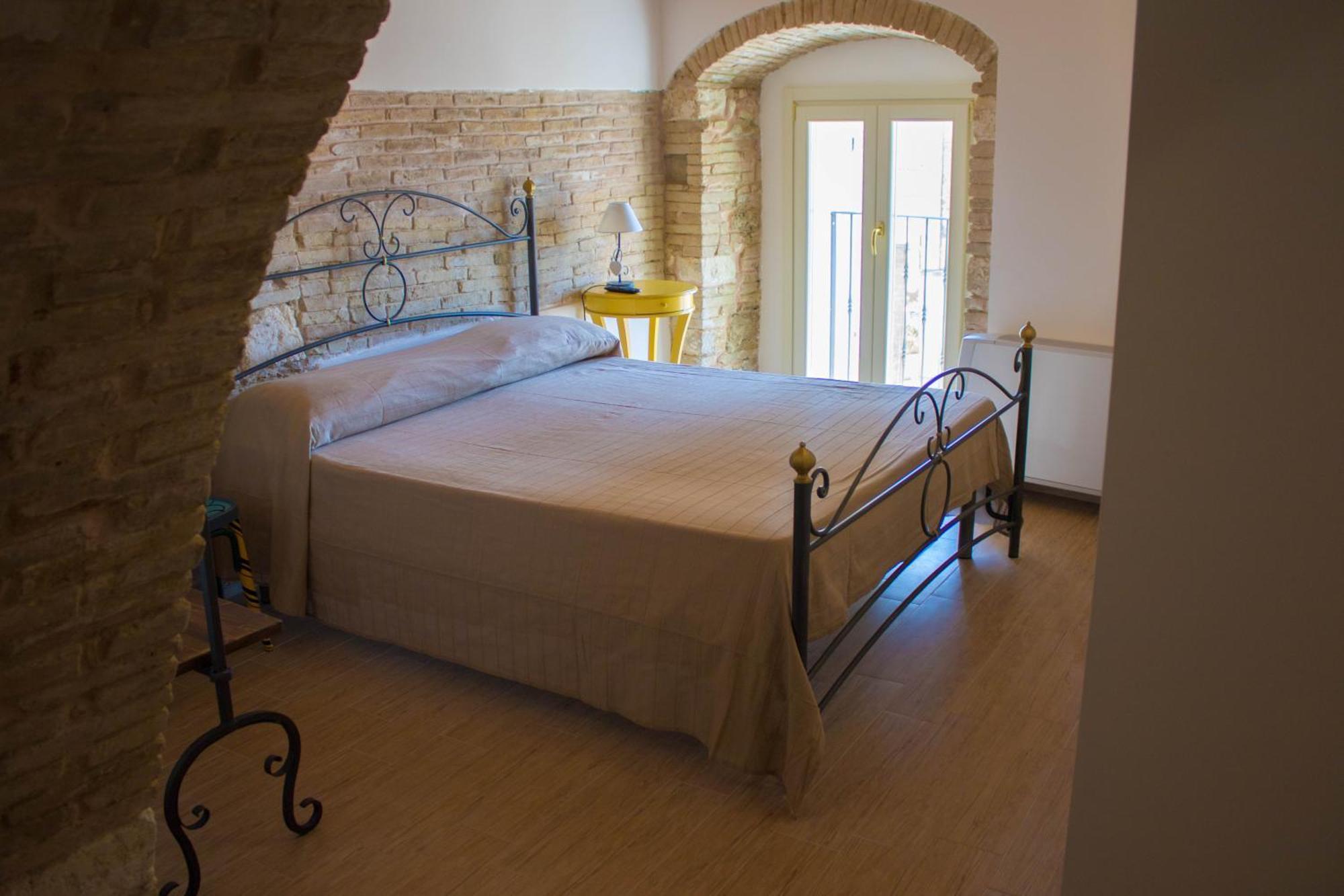לינה וארוחת בוקר Miglionico Residenza Delle Grazie מראה חיצוני תמונה