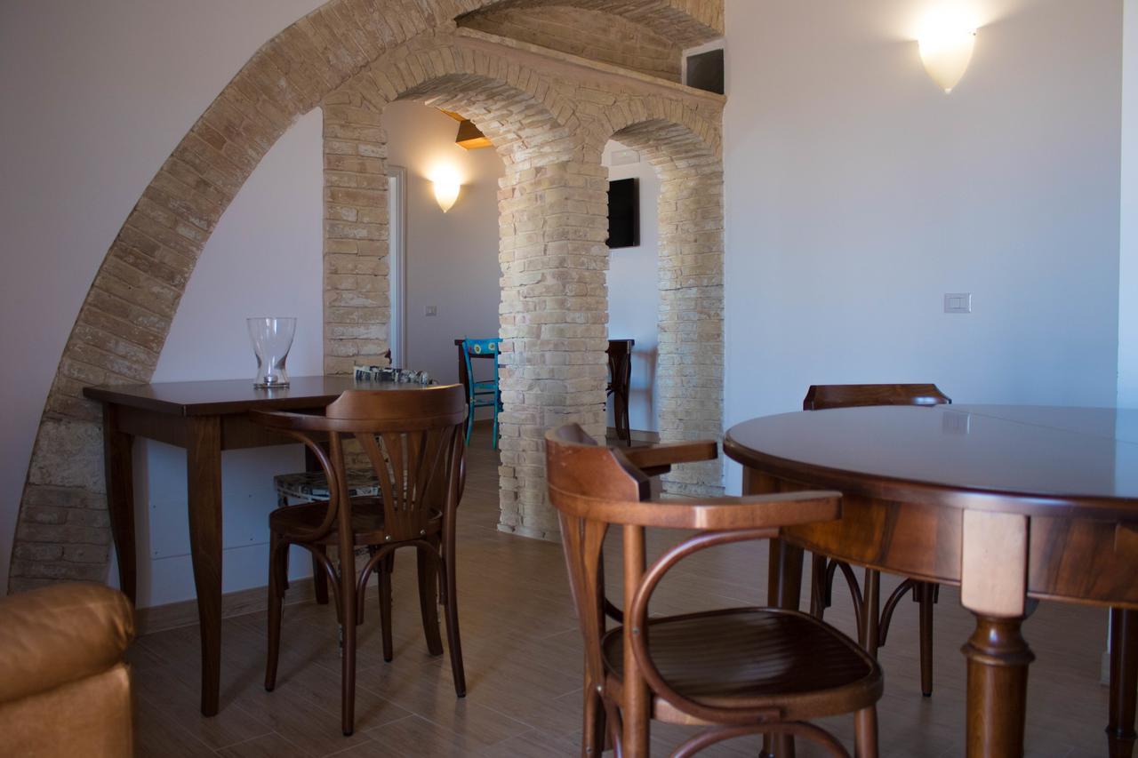 לינה וארוחת בוקר Miglionico Residenza Delle Grazie מראה חיצוני תמונה