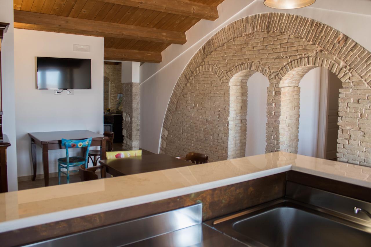 לינה וארוחת בוקר Miglionico Residenza Delle Grazie מראה חיצוני תמונה